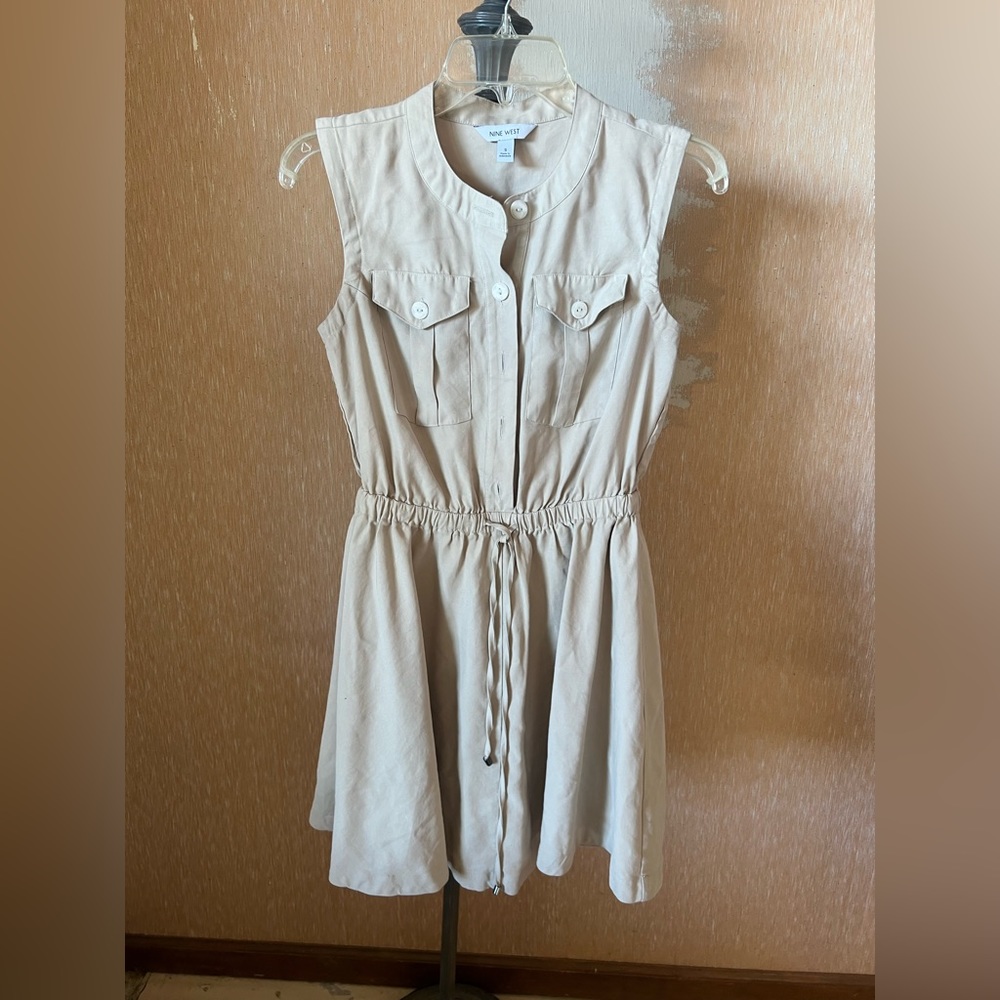 Nine West beige dress , size Small